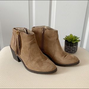 SODA Wedge Heel Tan Ankle Boots Size 5.5